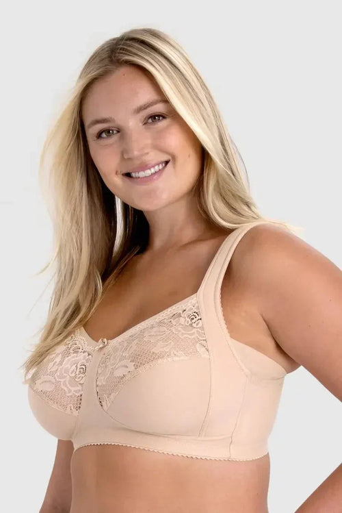 Triumph--4 sztuki (75B-115F) 💝 Biustonosz z koronką